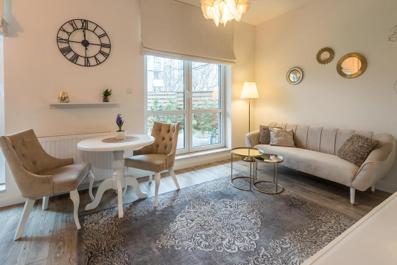 Kierbedzia 6 - Bezplatny Podziemny Parking - Free Parking - Piekny Ogrodek Z Tarasem - 2Km Lazienki Krolewskie - Wifi - Smart Tv 50 Cali - Good Apartments Warschau Buitenkant foto