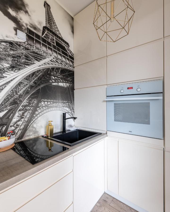 Kierbedzia 6 - Bezplatny Podziemny Parking - Free Parking - Piekny Ogrodek Z Tarasem - 2Km Lazienki Krolewskie - Wifi - Smart Tv 50 Cali - Good Apartments Warschau Buitenkant foto