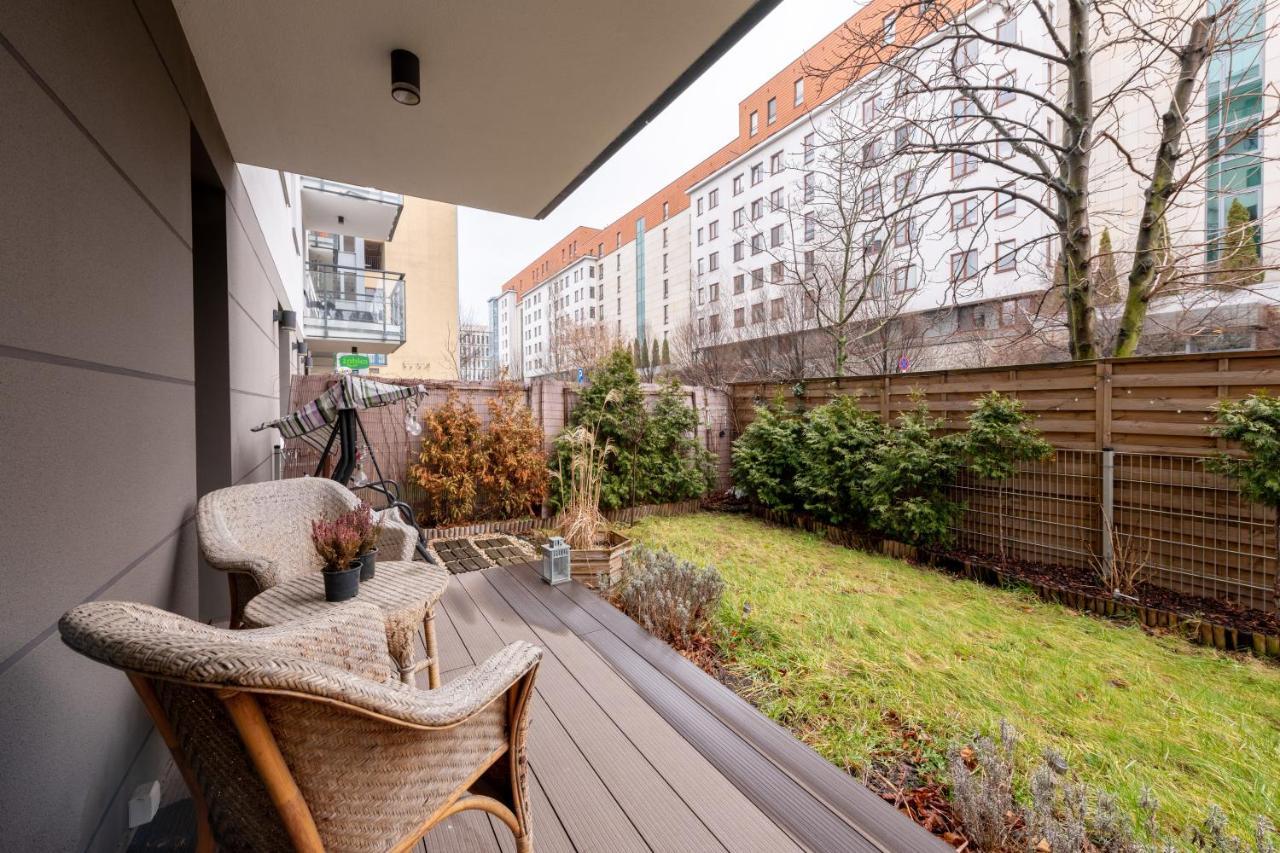 Kierbedzia 6 - Bezplatny Podziemny Parking - Free Parking - Piekny Ogrodek Z Tarasem - 2Km Lazienki Krolewskie - Wifi - Smart Tv 50 Cali - Good Apartments Warschau Buitenkant foto