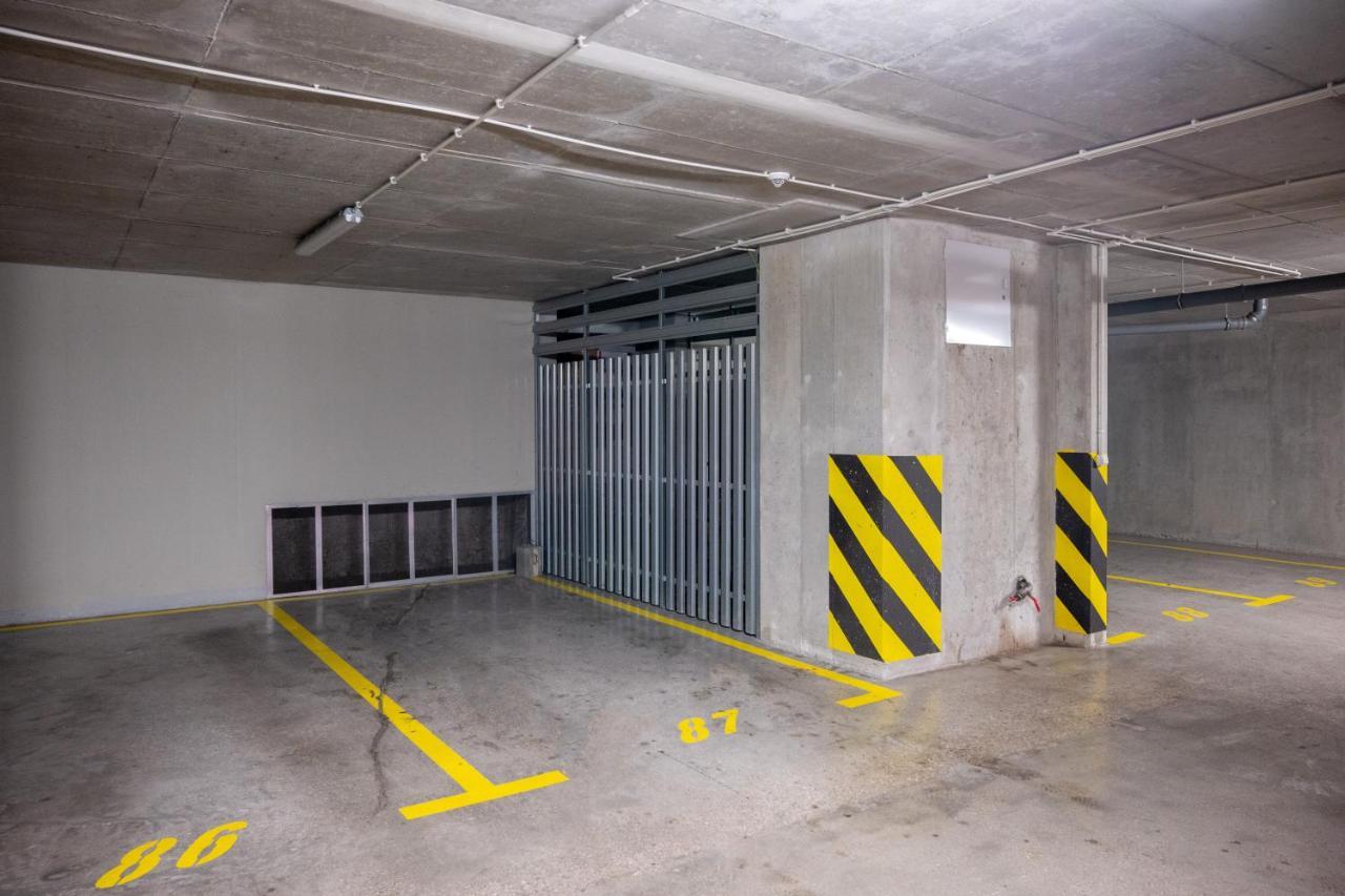 Kierbedzia 6 - Bezplatny Podziemny Parking - Free Parking - Piekny Ogrodek Z Tarasem - 2Km Lazienki Krolewskie - Wifi - Smart Tv 50 Cali - Good Apartments Warschau Buitenkant foto